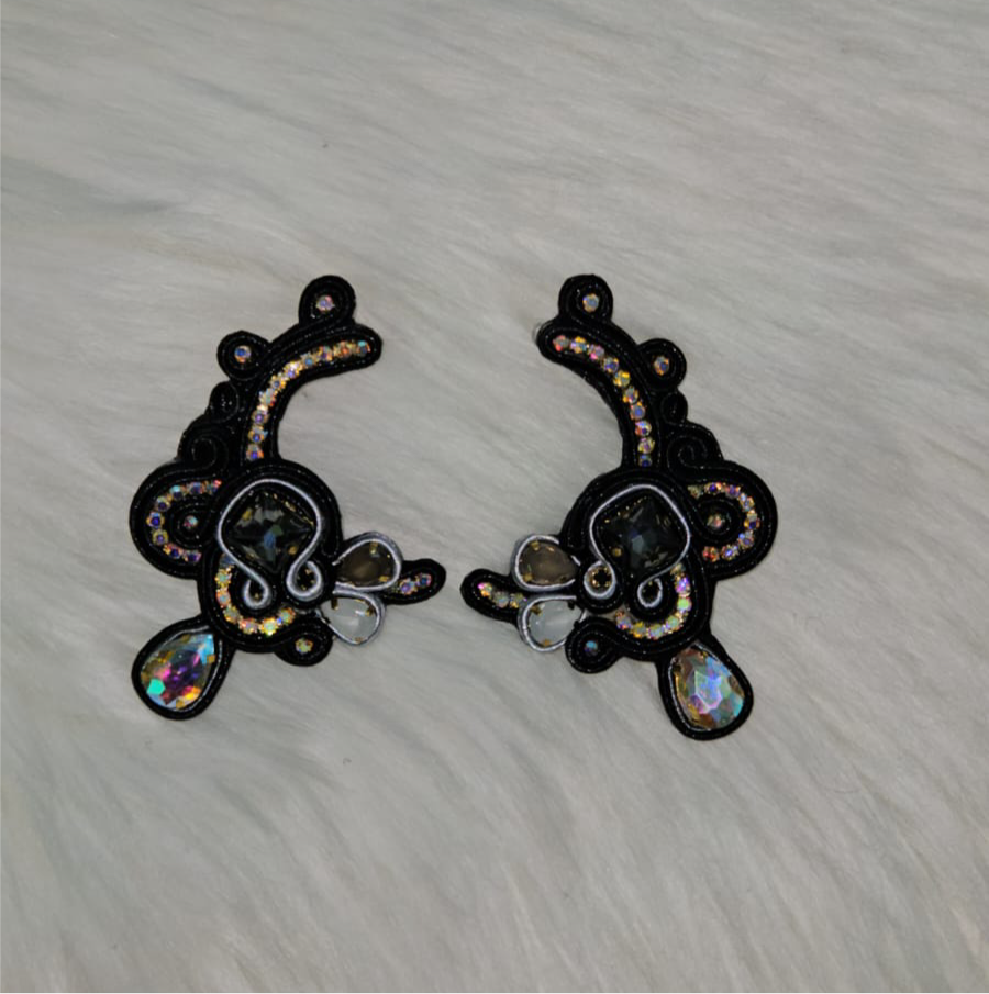 Black Pearl Earings