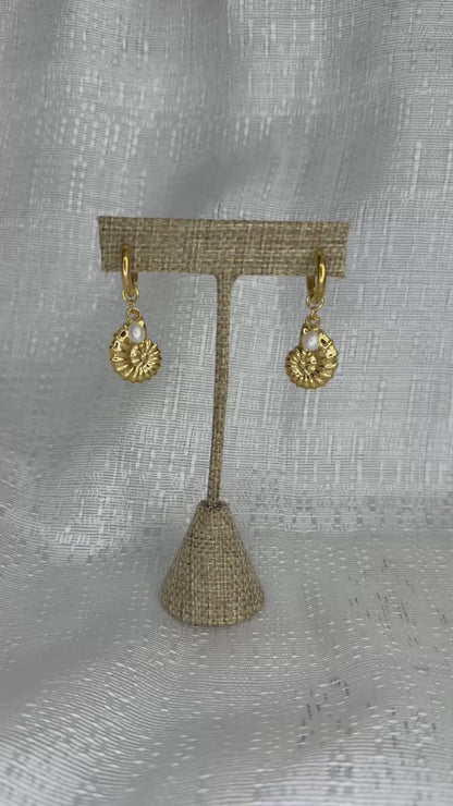 Shell & Perl Earrings 🐚